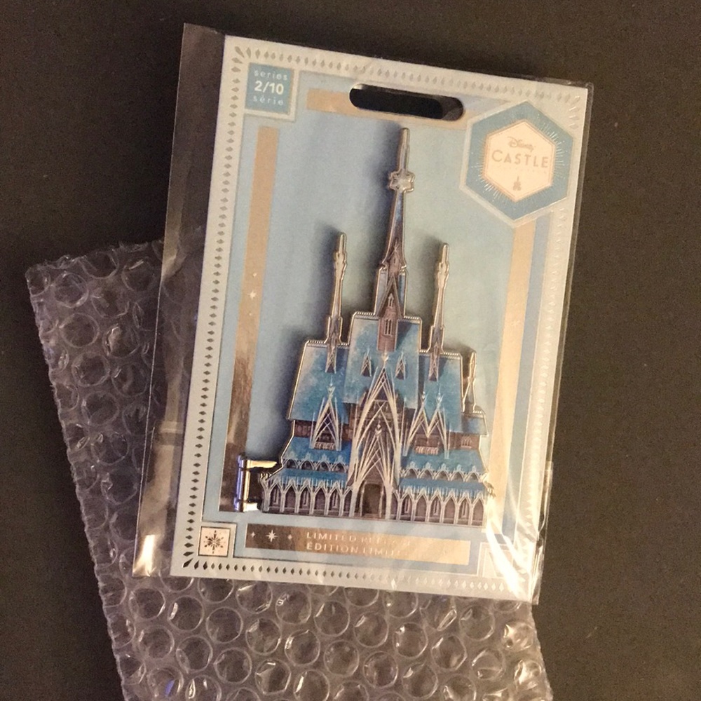 Frozen Castle Collection Disney Pin